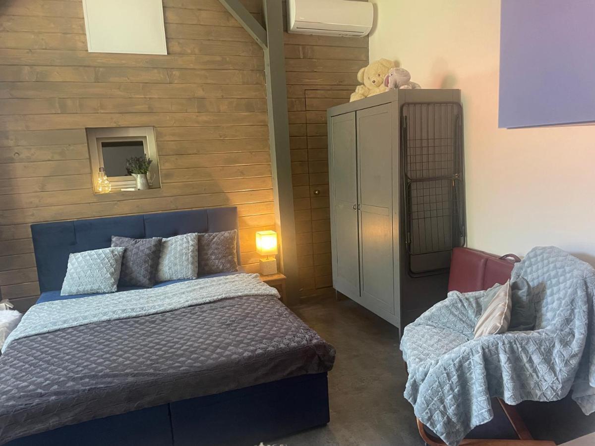 Monpe Apartmanik S Atmosferou Komárno Buitenkant foto