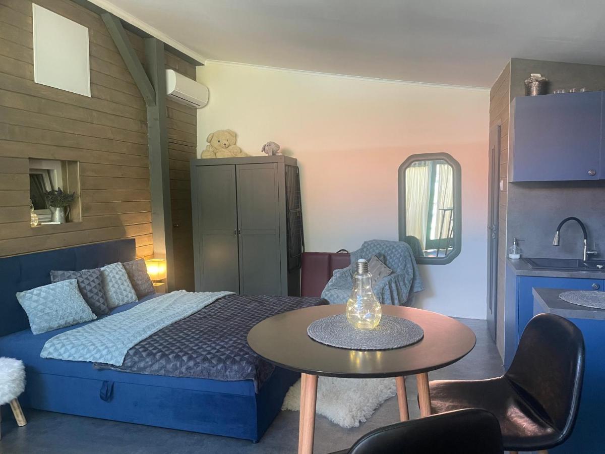 Monpe Apartmanik S Atmosferou Komárno Buitenkant foto