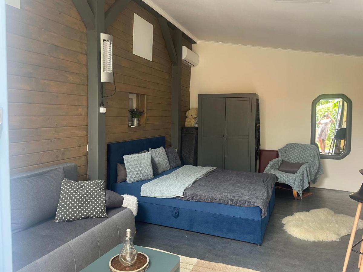 Monpe Apartmanik S Atmosferou Komárno Buitenkant foto