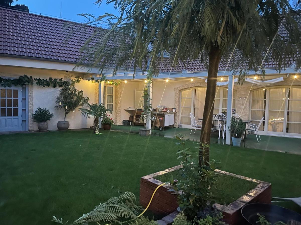 Monpe Apartmanik S Atmosferou Komárno Buitenkant foto