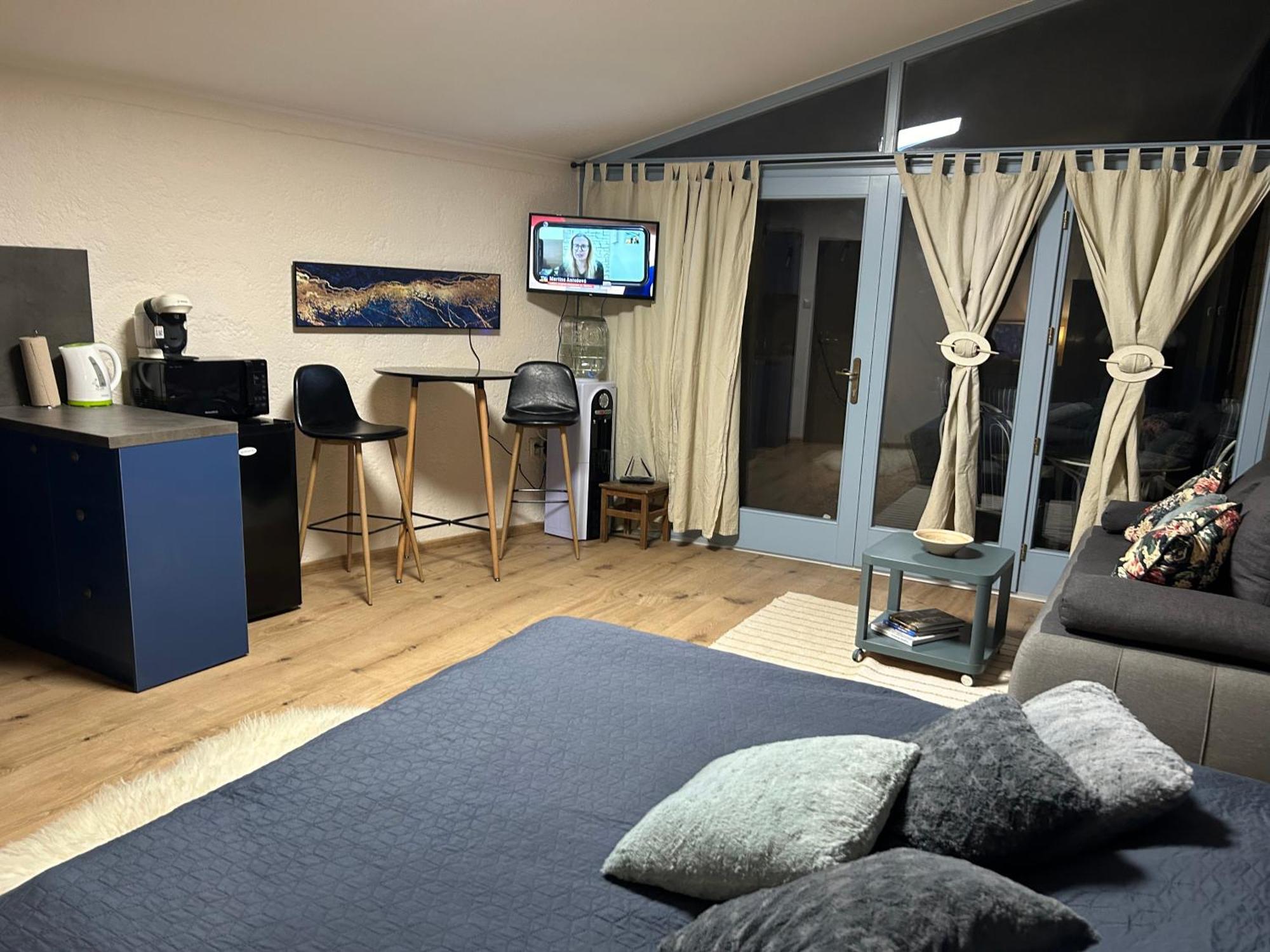 Monpe Apartmanik S Atmosferou Komárno Buitenkant foto